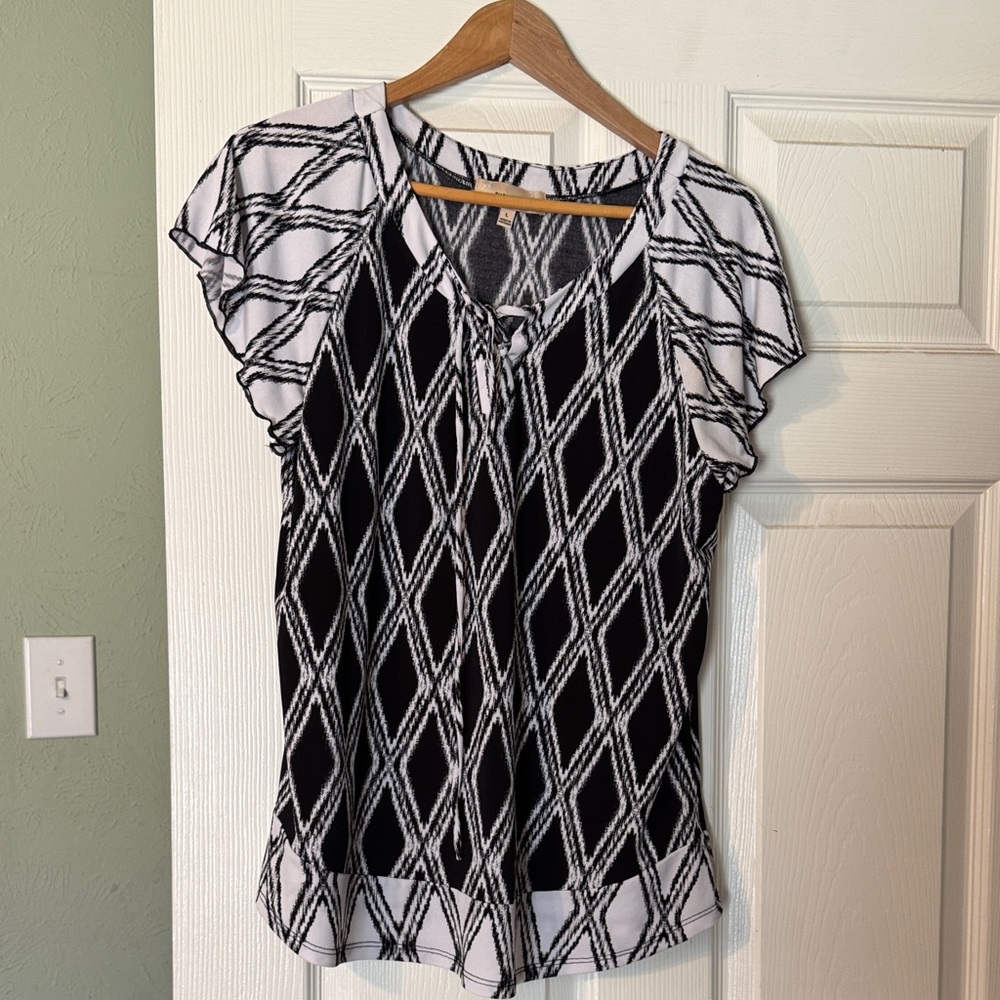 Elegant Black and White Women's Blouse